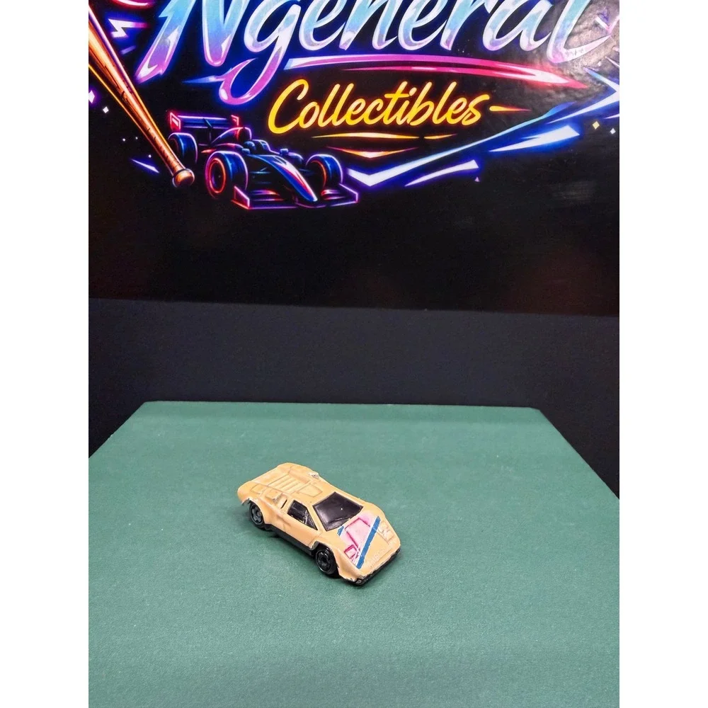 Hot Wheels 1987 Lamborghini Countach Tan Pink Blue Graphics Vintage Diecast 1:64